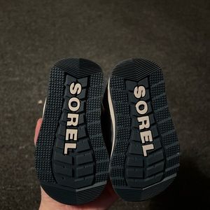 Sorel kids boots-like new-size 5